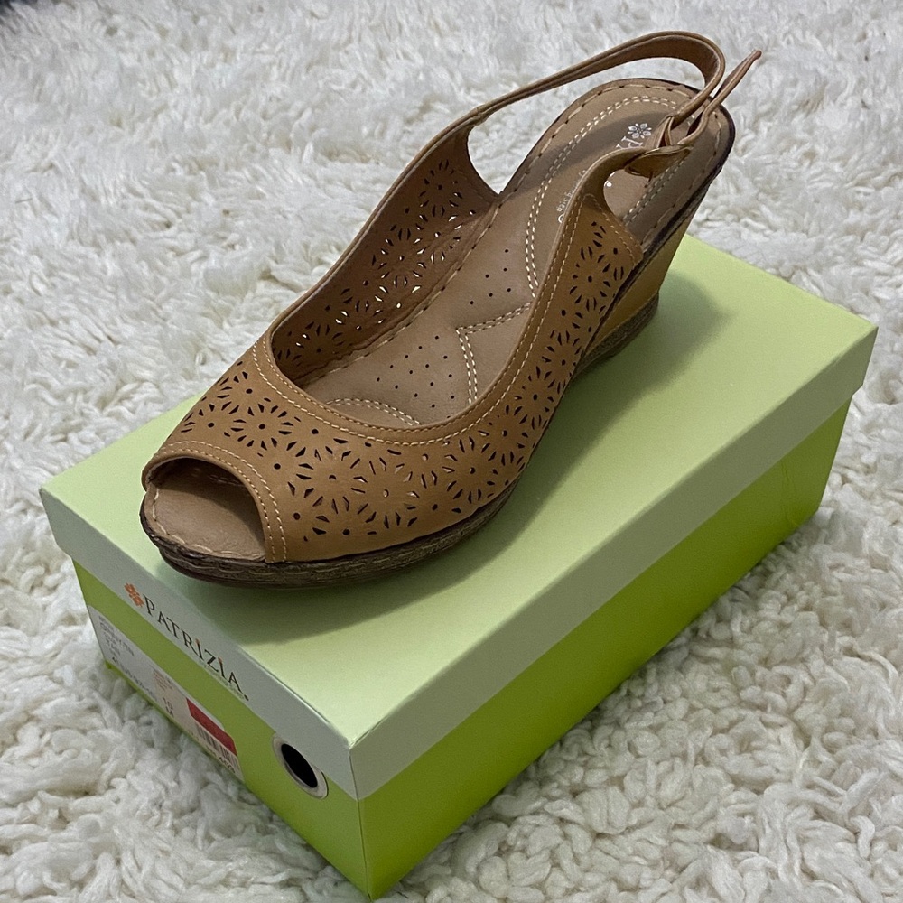 Patrizia Womens Sz 9.5 - sz 10 M Ginny Tan Cutout Wedge open toe sandals NIB ¥ - Picture 5 of 15